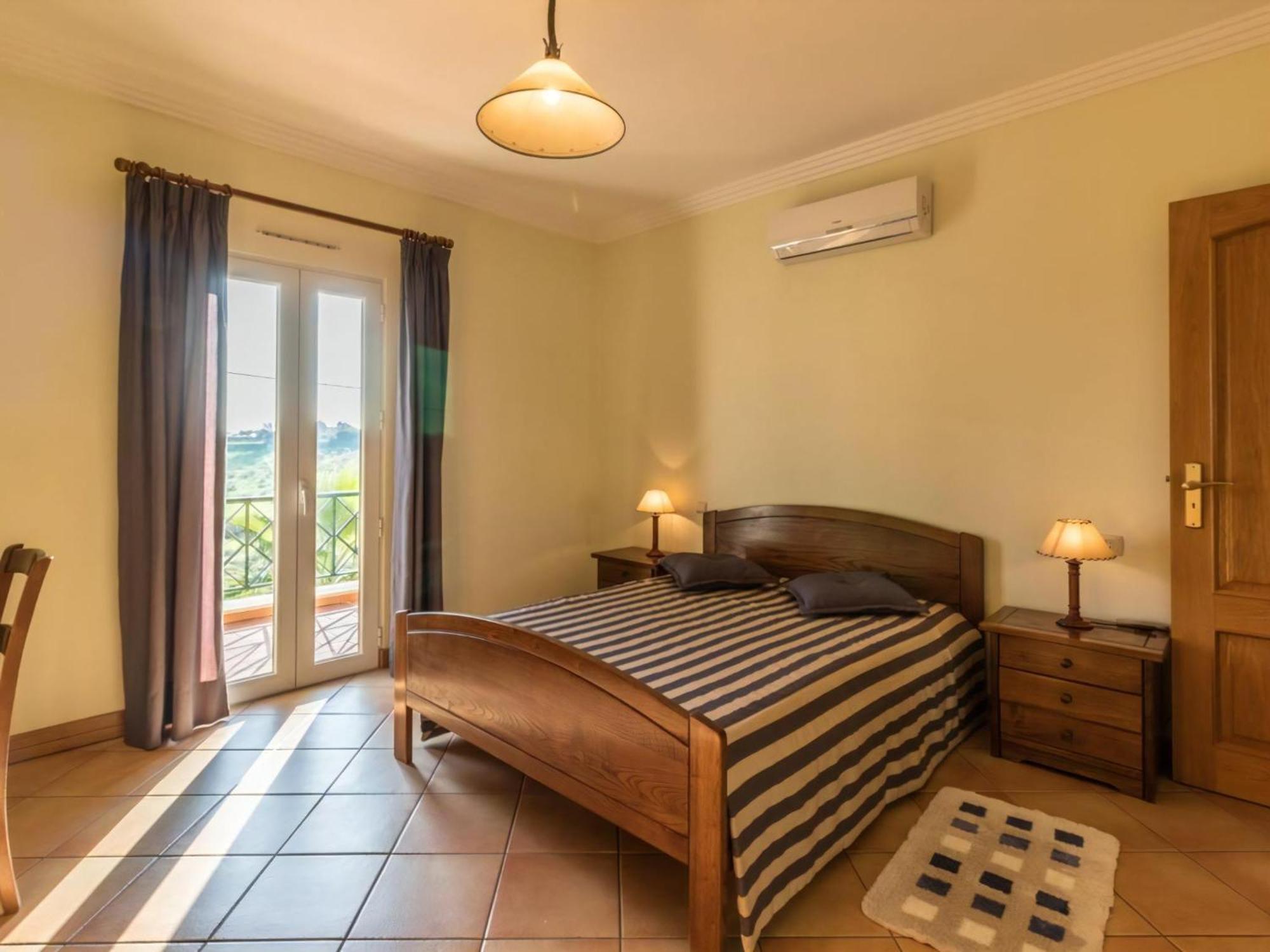Spacious Living Private Pool Tranquil Setting Close To Beaches Restaurants *